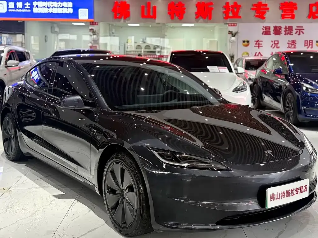 Tesla Model 3 — фото 9