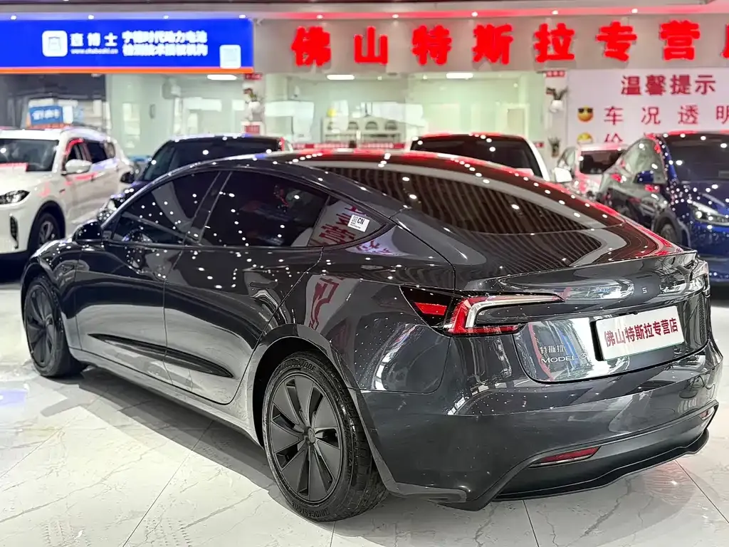 Tesla Model 3 — фото 6