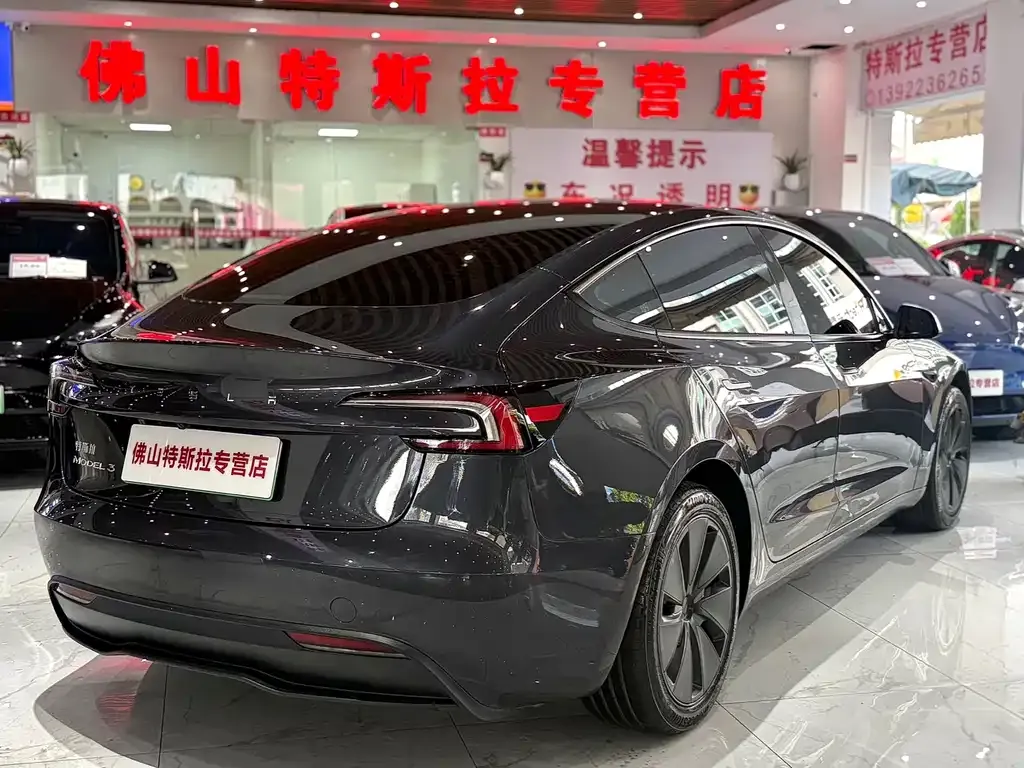 Tesla Model 3 — фото 2