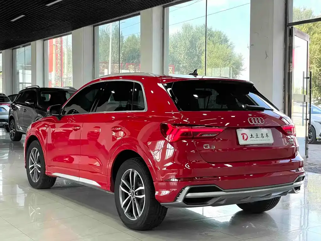 Audi Q3 — фото 8