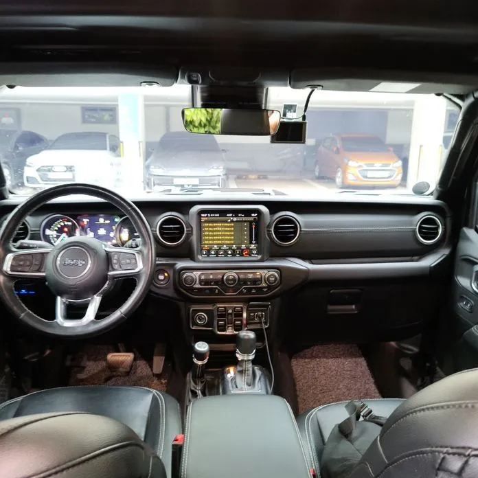 Jeep Wrangler — фото 10