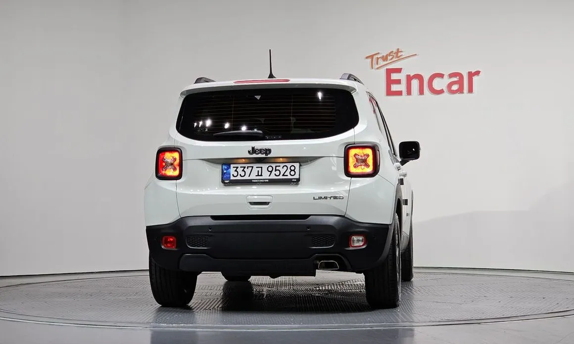 Jeep Renegade — фото 2