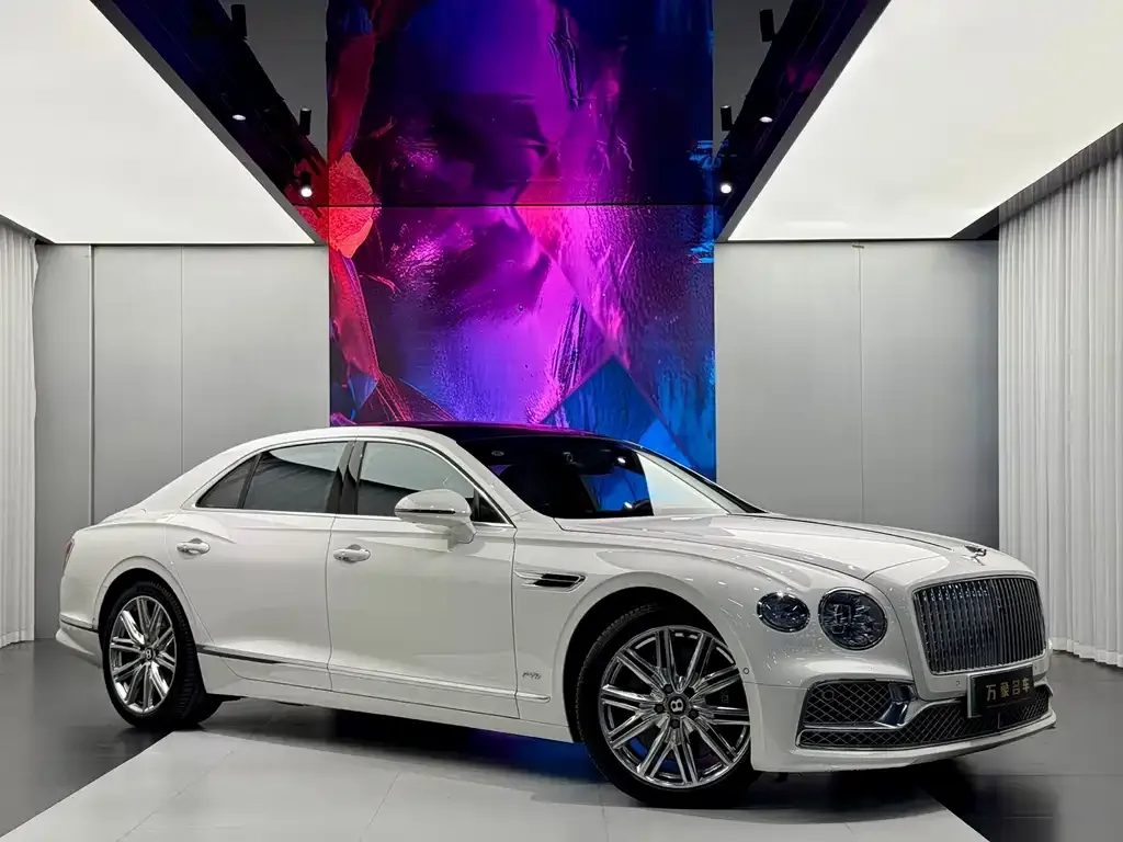 Bentley Flying Spur PHEV — фото 3