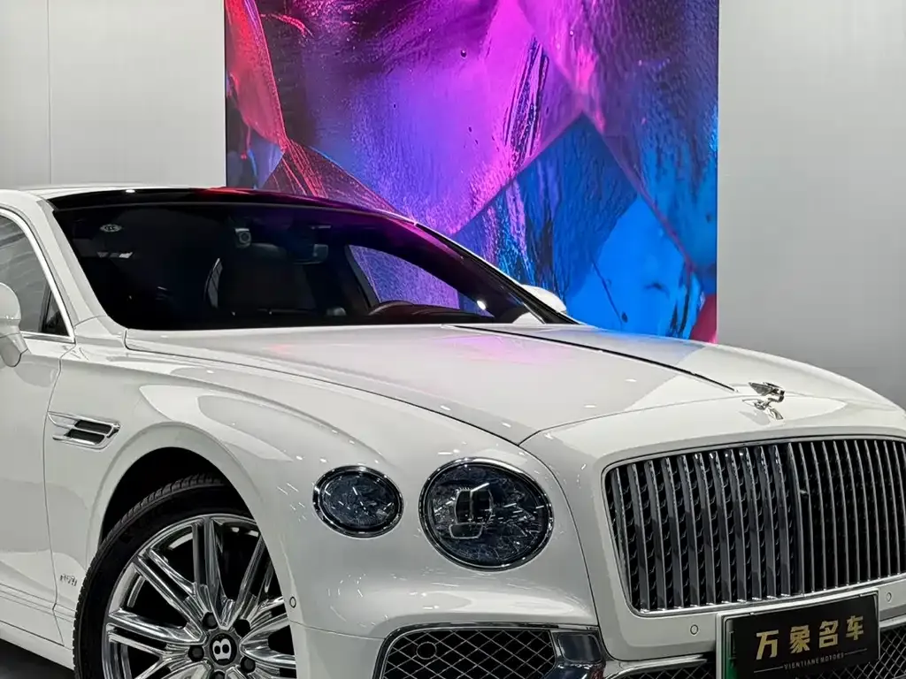 Bentley Flying Spur PHEV — фото 6
