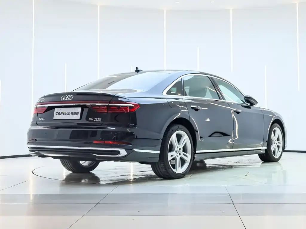 Audi A8 — фото 4