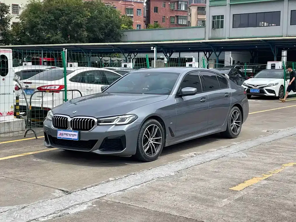 BMW 5 Series (Import) — фото 1