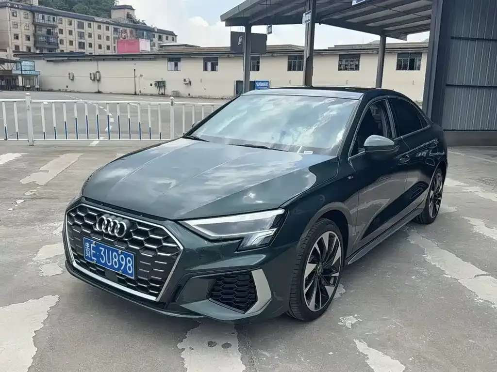 Audi A3 — фото 1