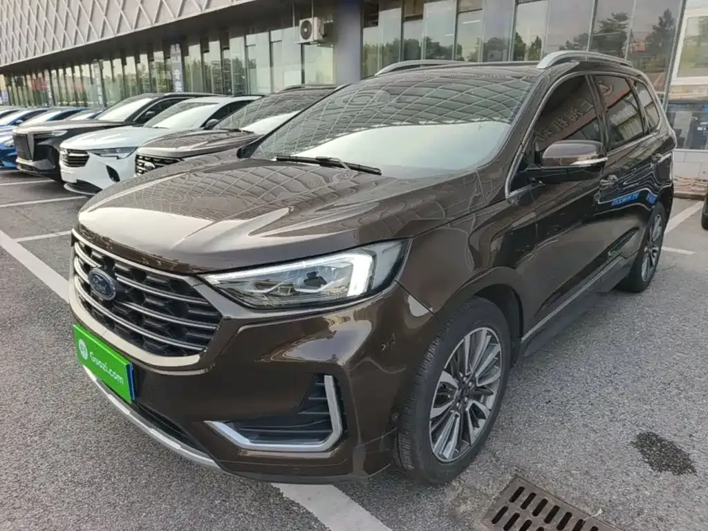 Ford Edge — фото 1