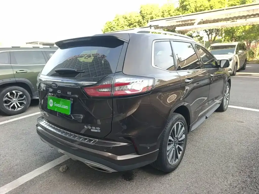 Ford Edge — фото 10