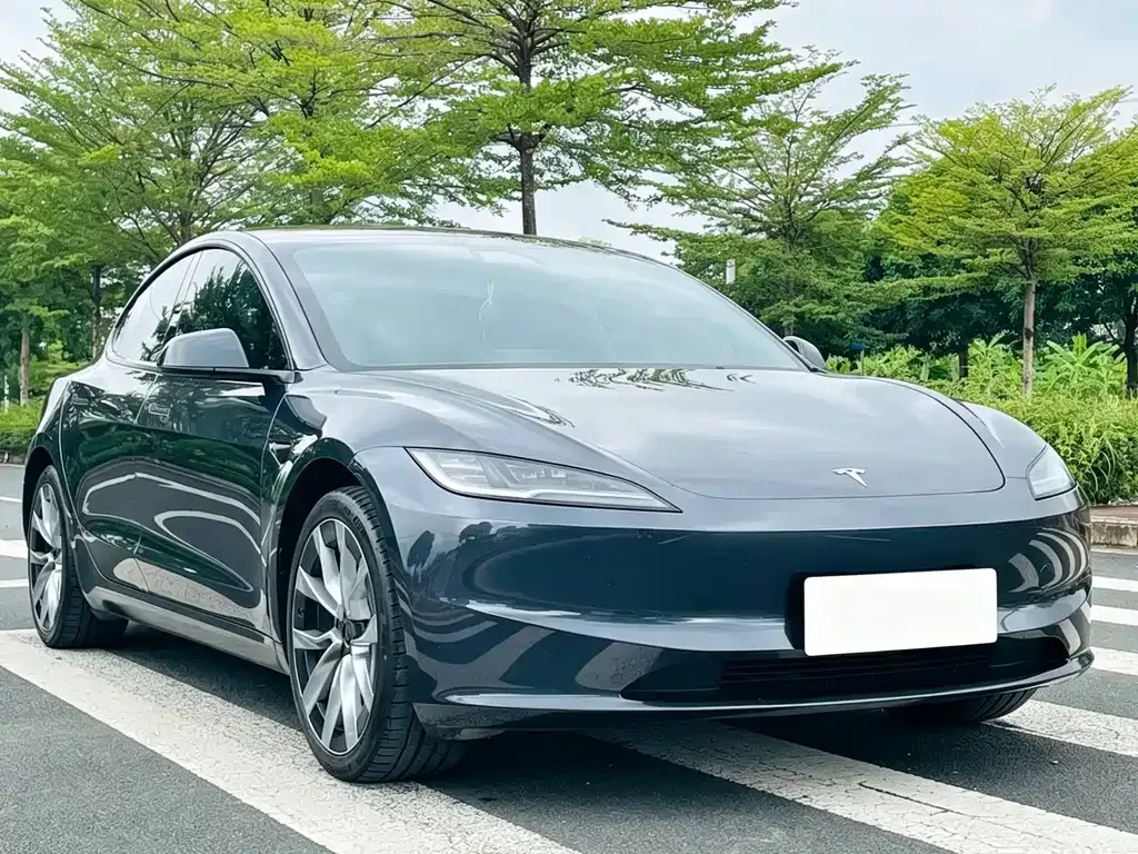 Tesla Model 3 — фото 3