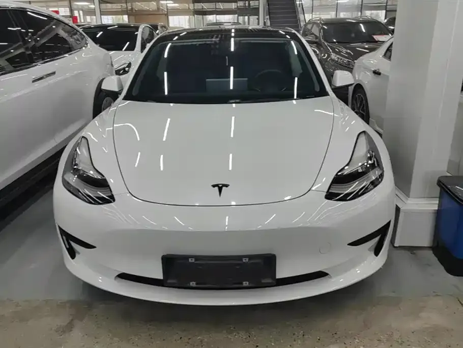 Tesla Model 3 — фото 4