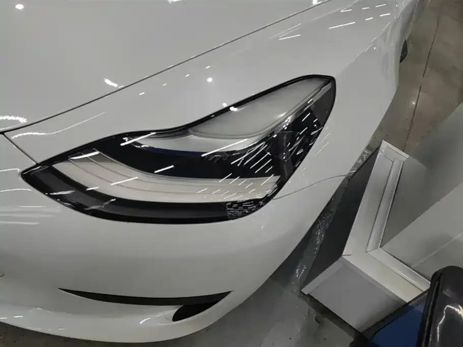 Tesla Model 3 — фото 2