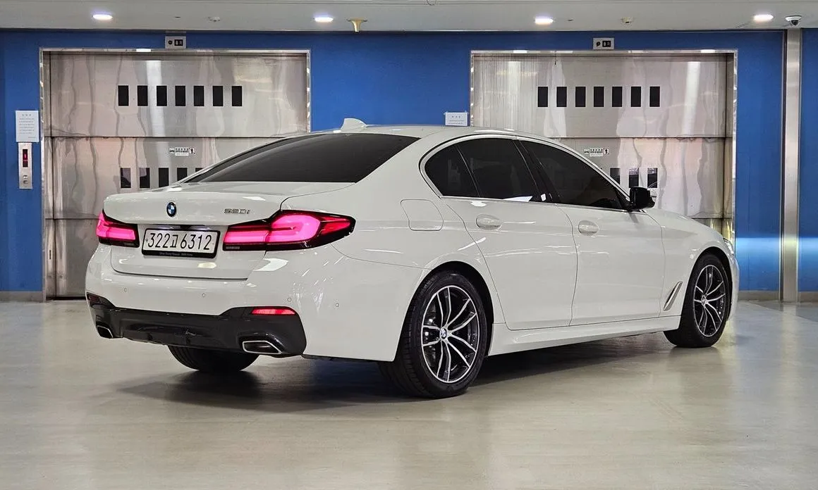 BMW 5-Series 2022 из KR, фото 3