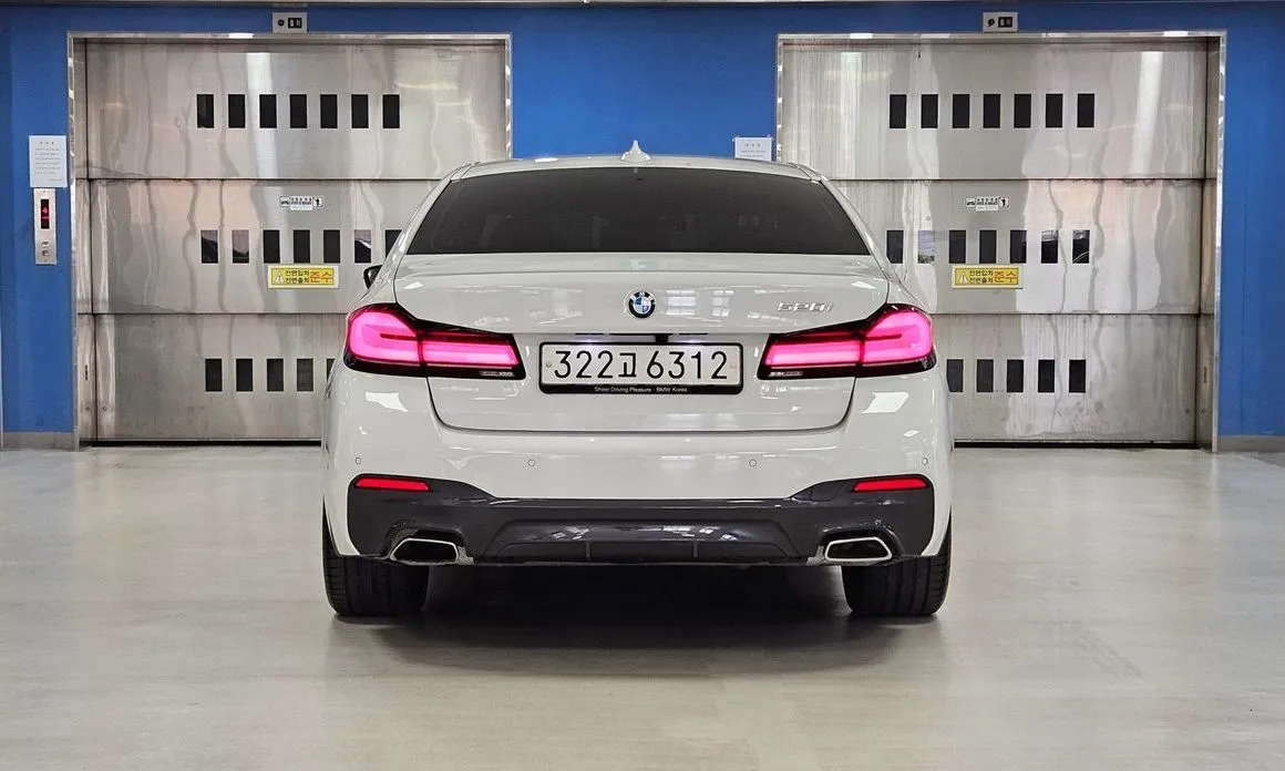 BMW 5-Series 2022 из KR, фото 8