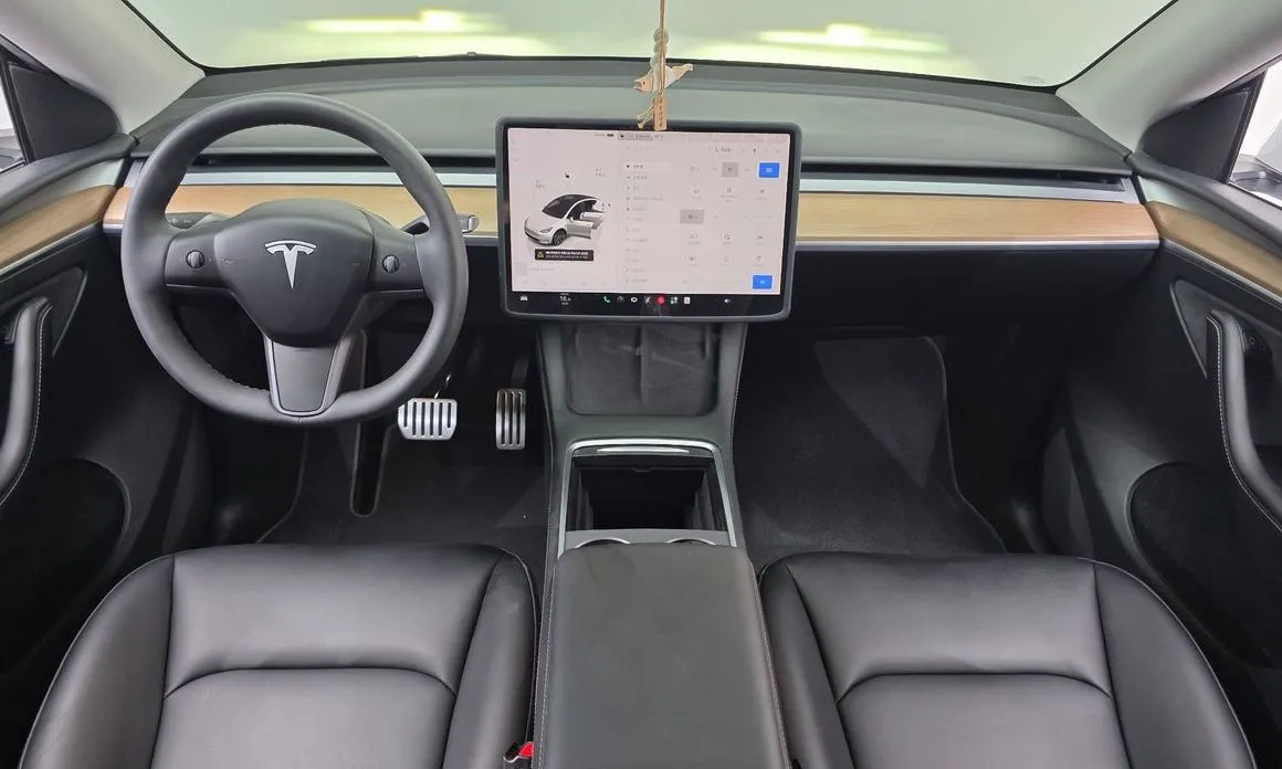 Tesla Model Y — фото 5