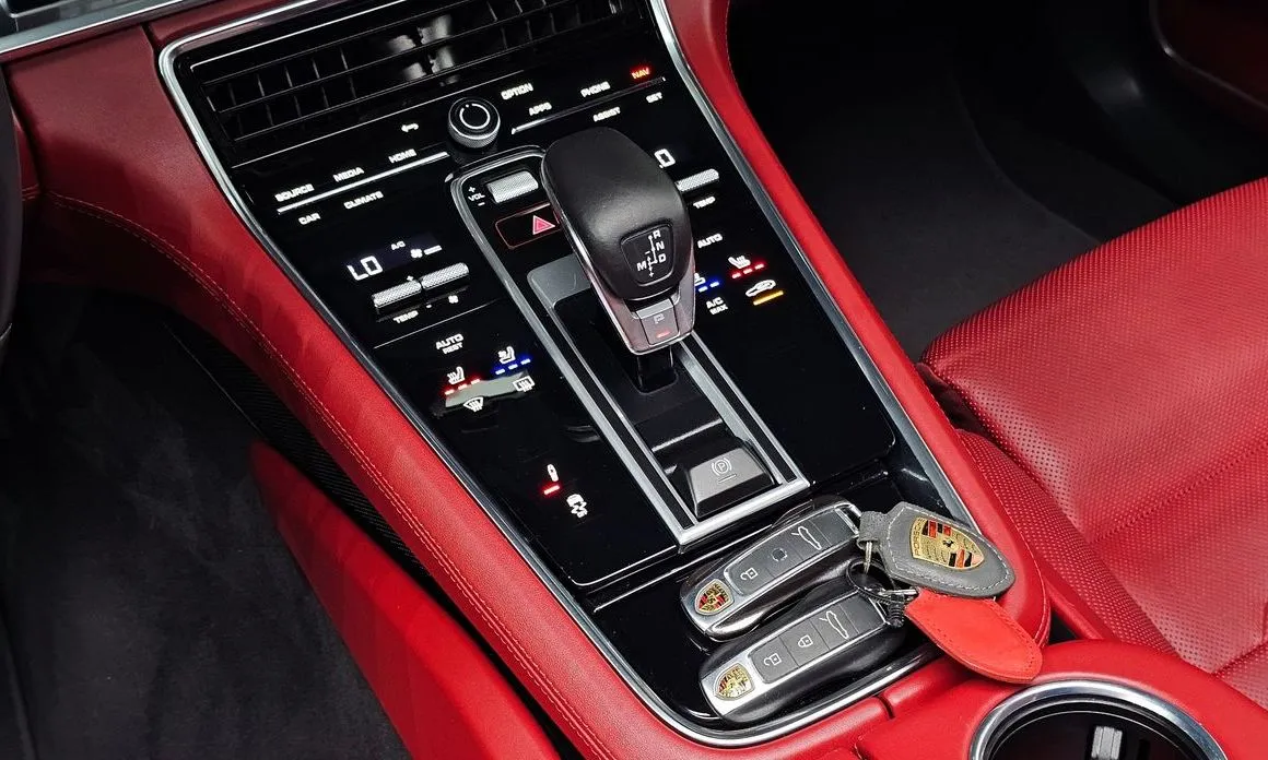 Porsche Panamera 2021 из KR, фото 5