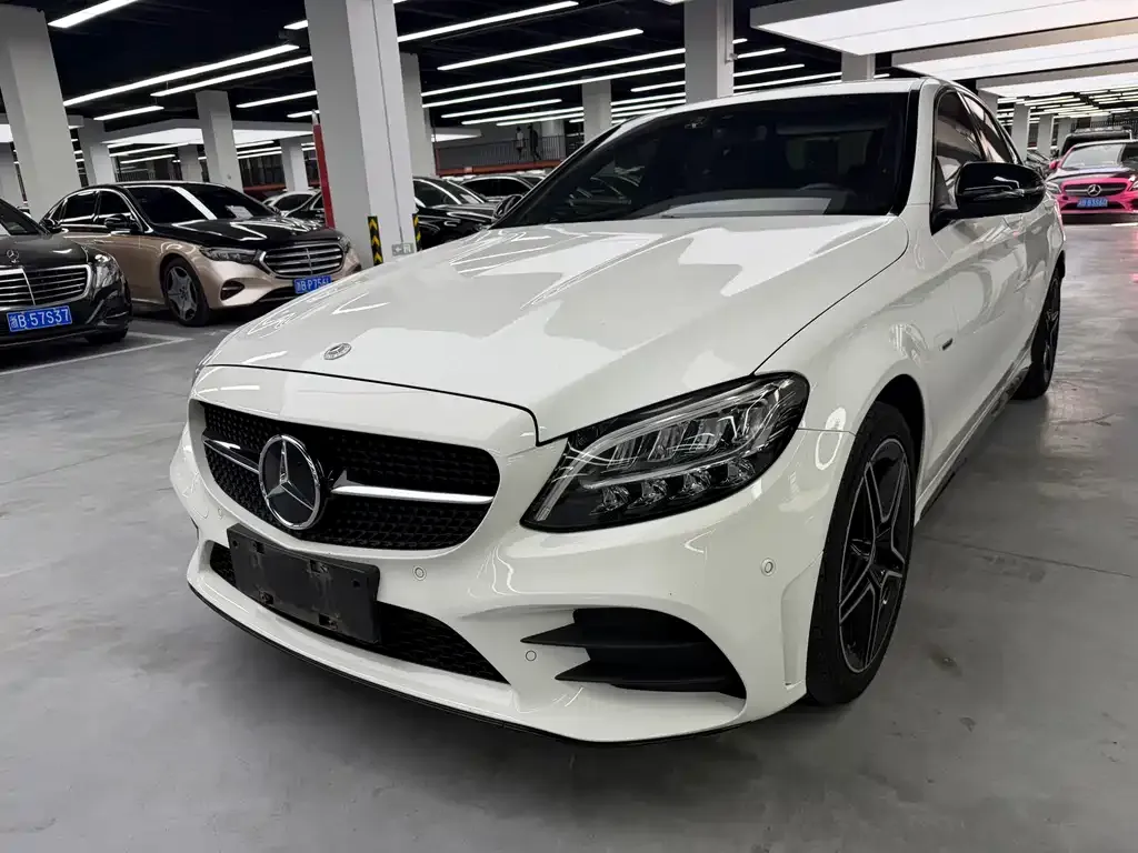 Mercedes-Benz C-Class — фото 1