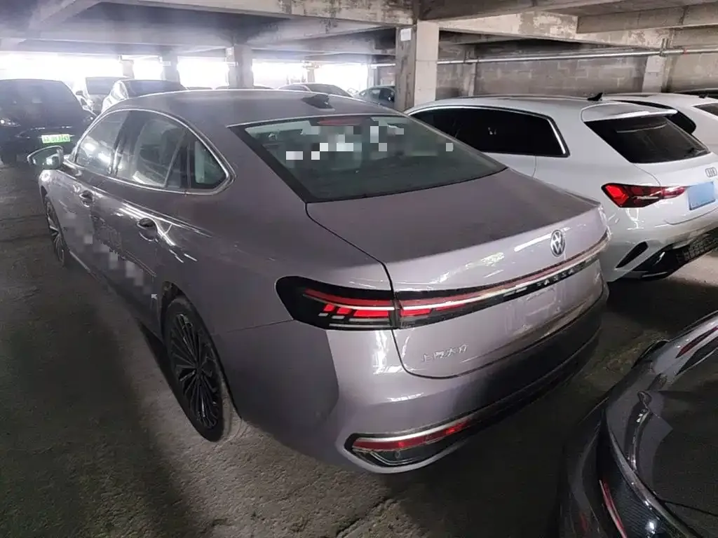 Volkswagen Passat — фото 10