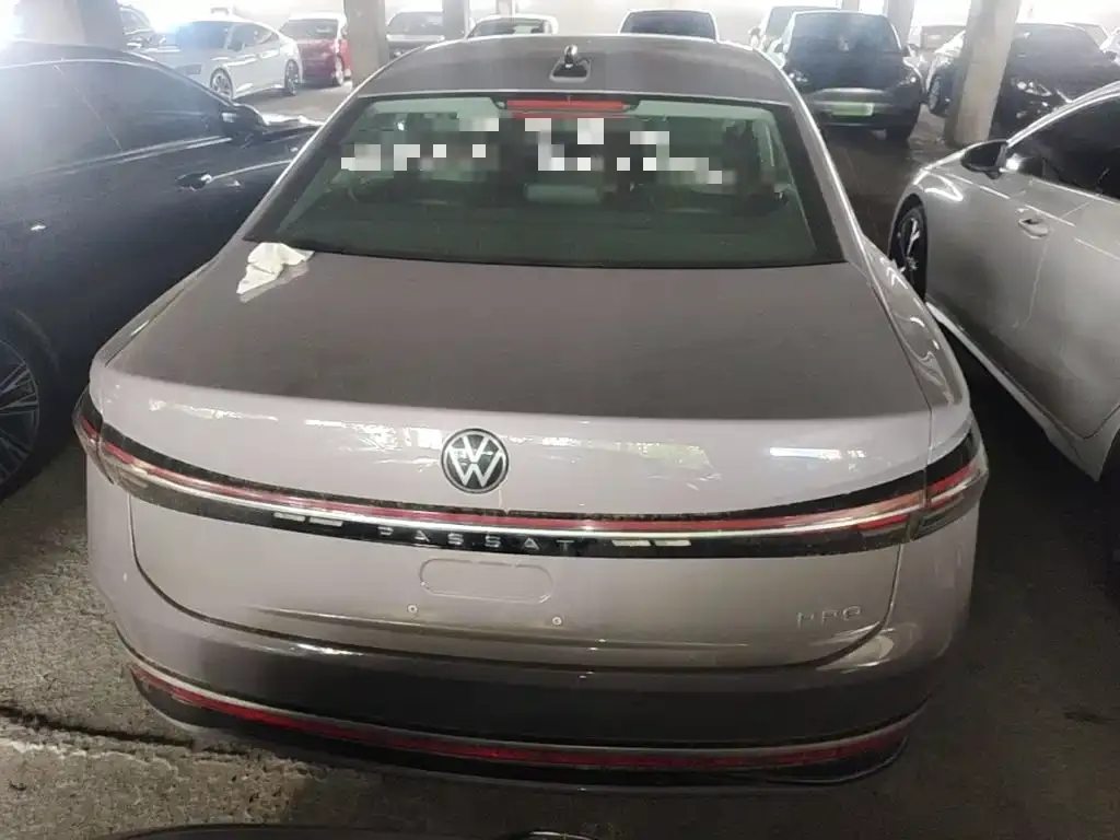 Volkswagen Passat — фото 7