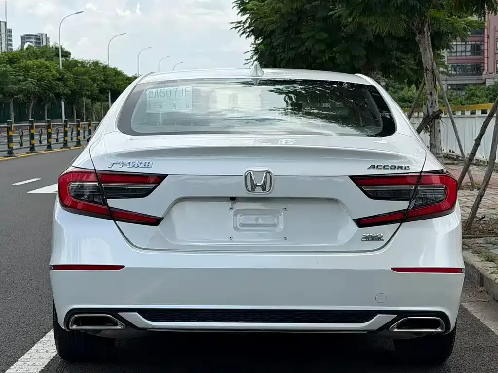 Honda Accord — фото 6