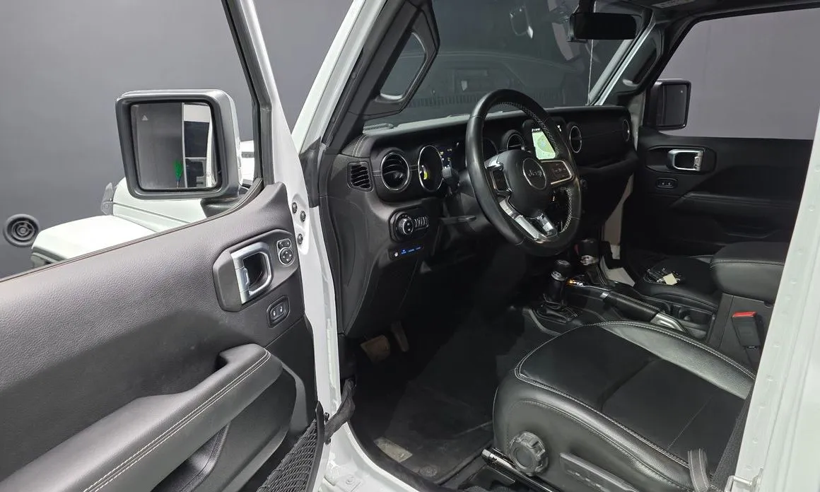 Jeep Wrangler 2022 из KR, фото 9