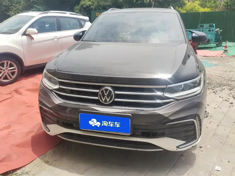 Volkswagen Tiguan L — фото 3