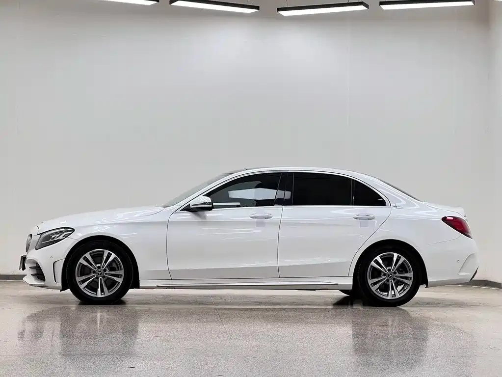 Mercedes-Benz C-Class — фото 8