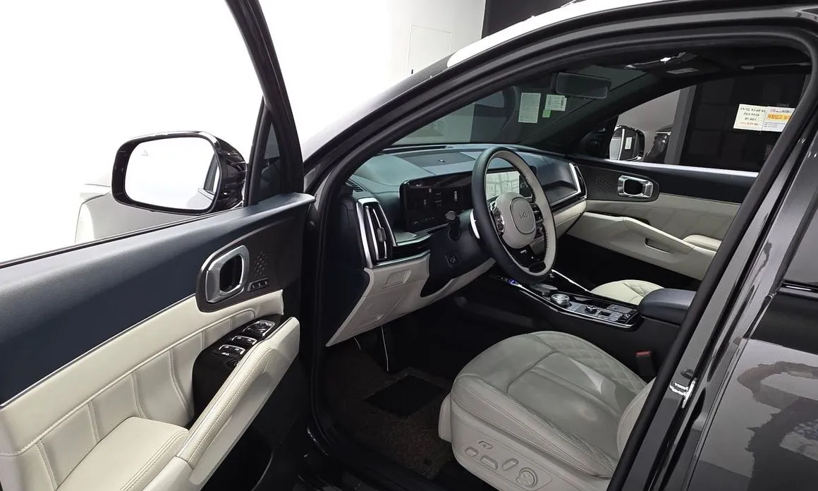 Kia Sorento — фото 7