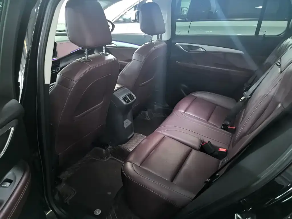Buick Envision Plus — фото 2
