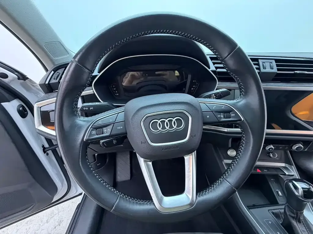 Audi Q3 — фото 6