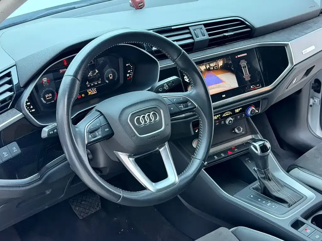 Audi Q3 — фото 8