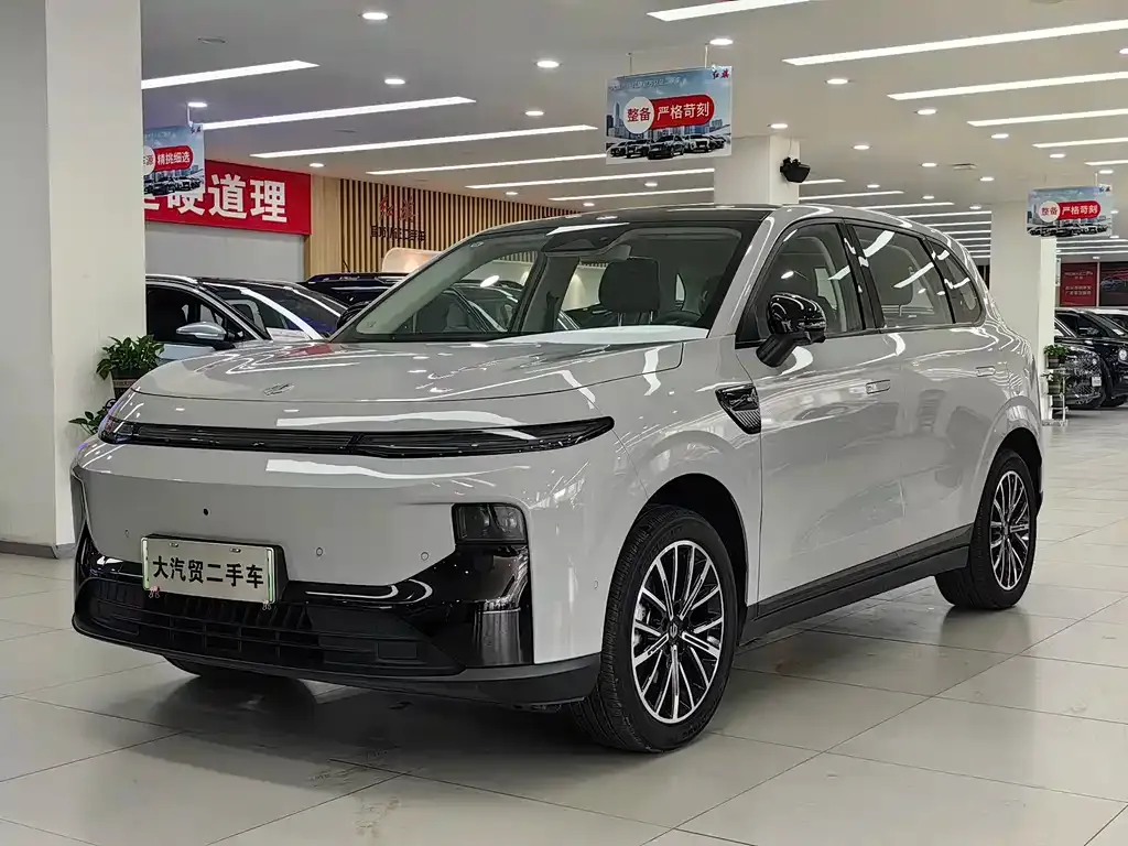 Leapmotor B10