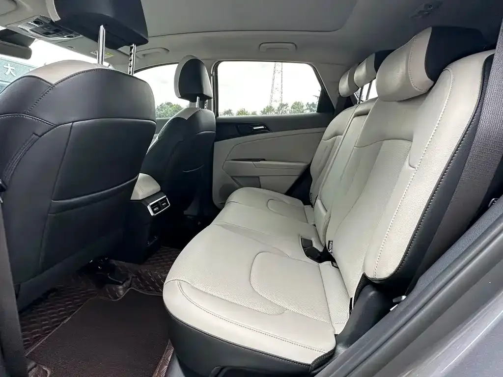 Kia Sportage — фото 7