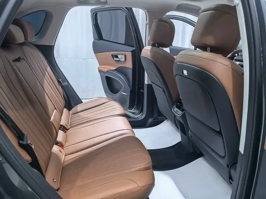 Chery Tiggo 8 — фото 10