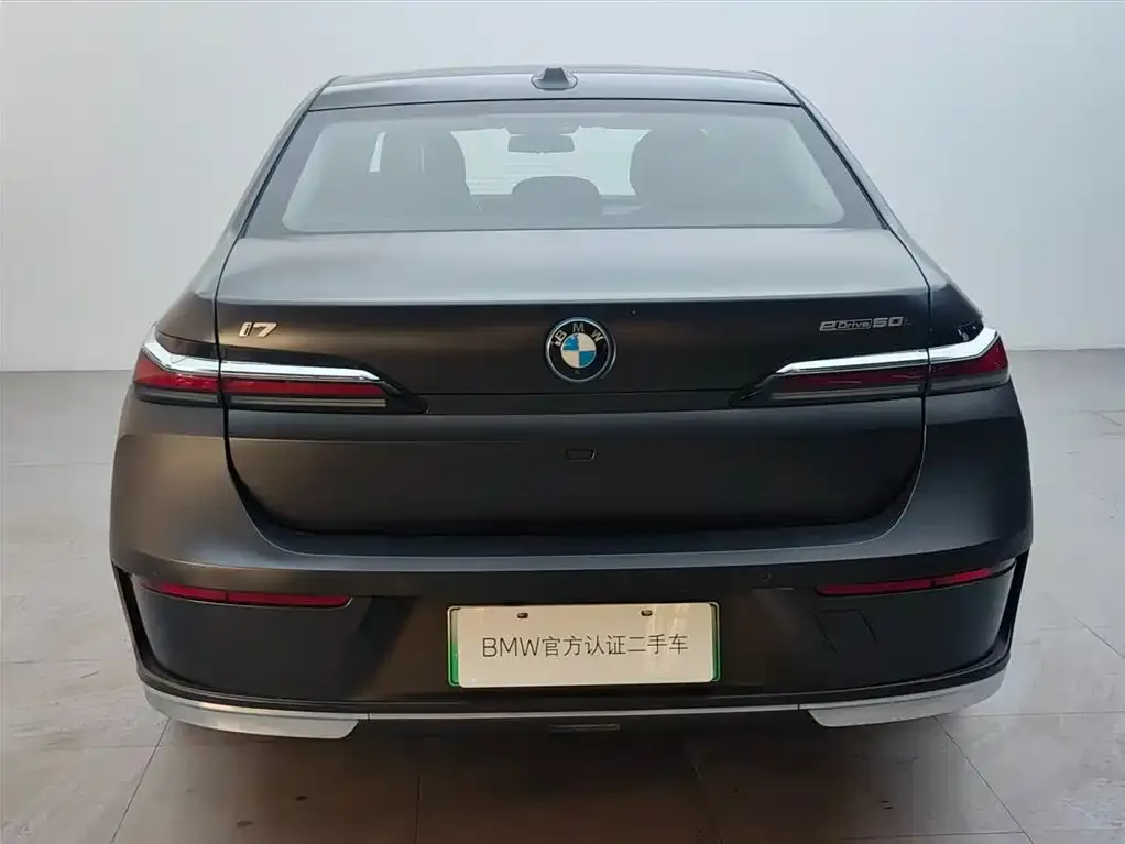 BMW i7 — фото 7