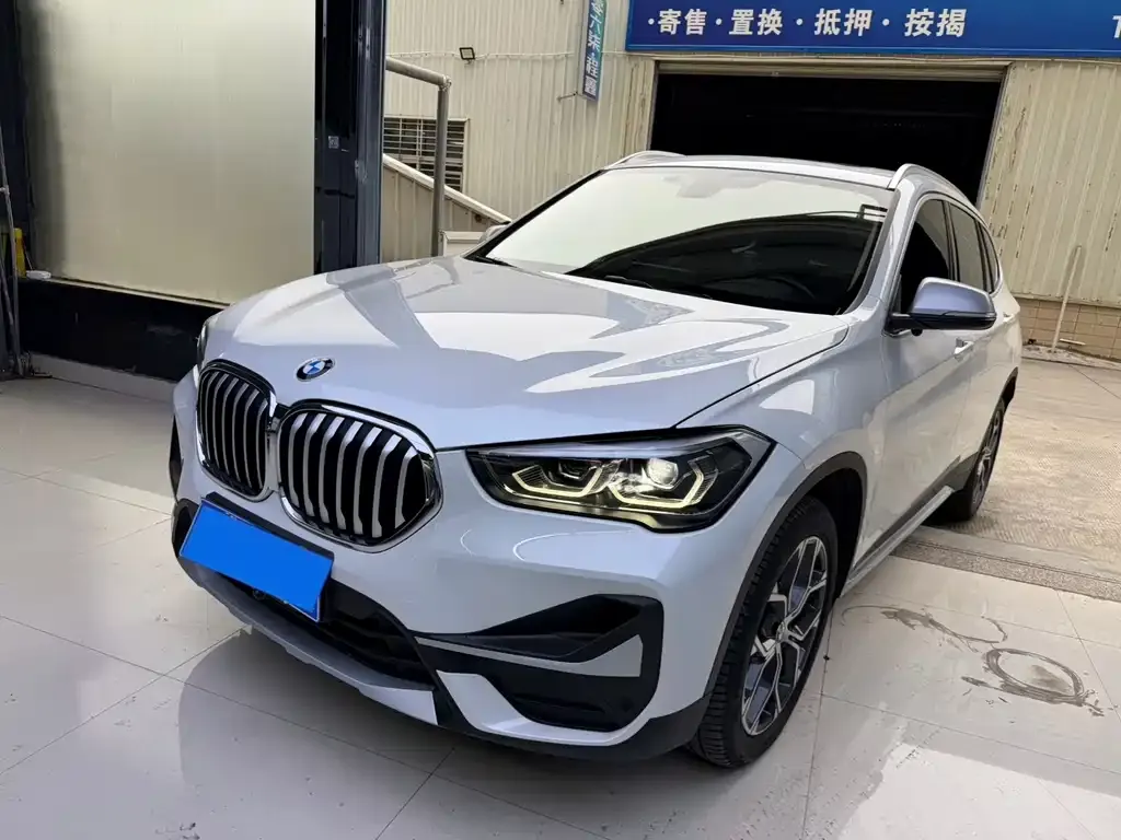BMW X1 — фото 1