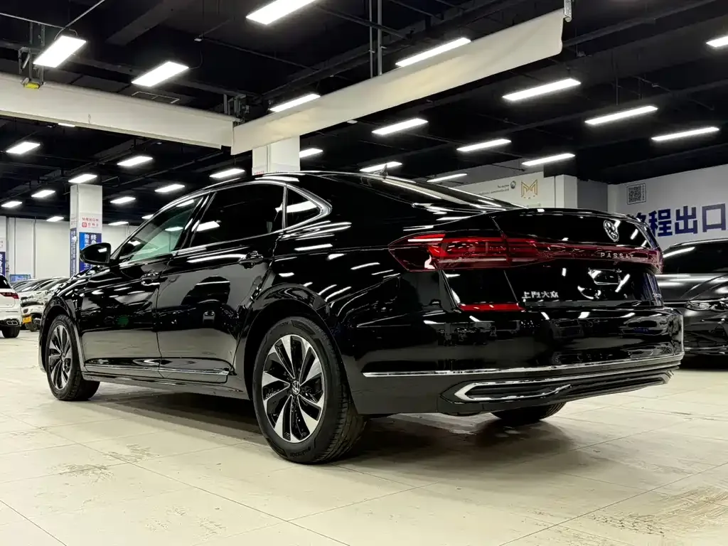 Volkswagen Passat — фото 9