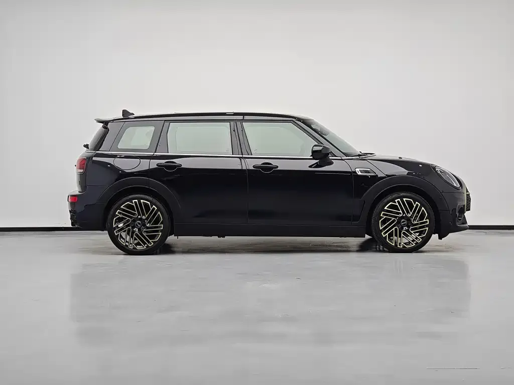 MINI Clubman — фото 2