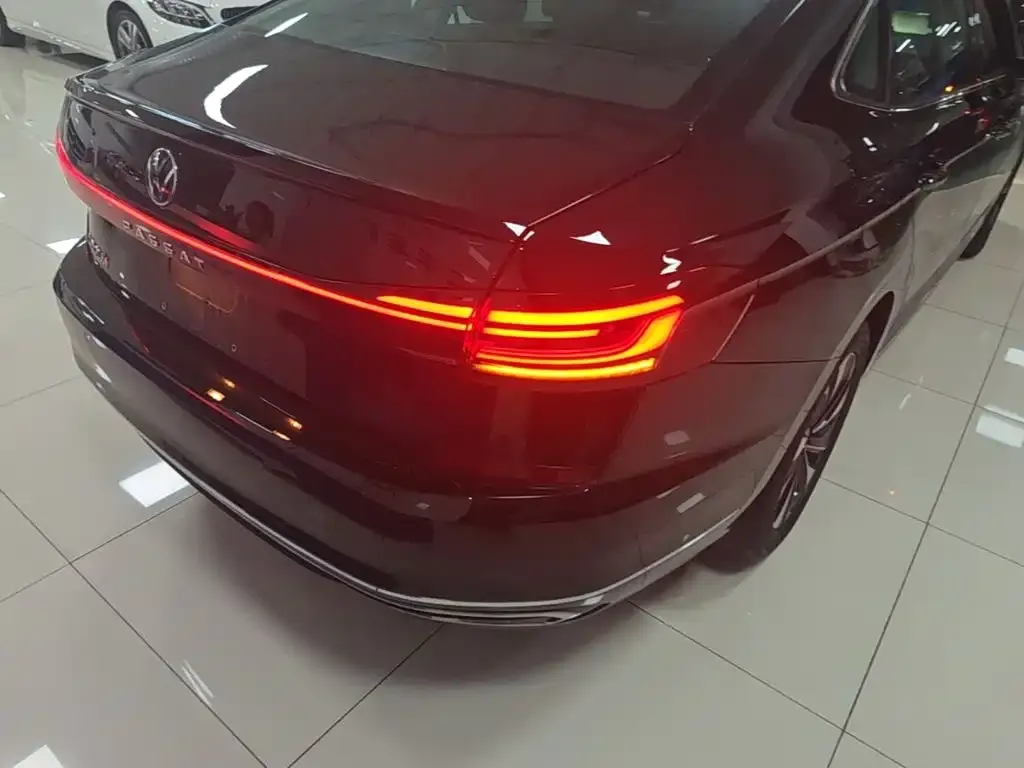 Volkswagen Passat — фото 3