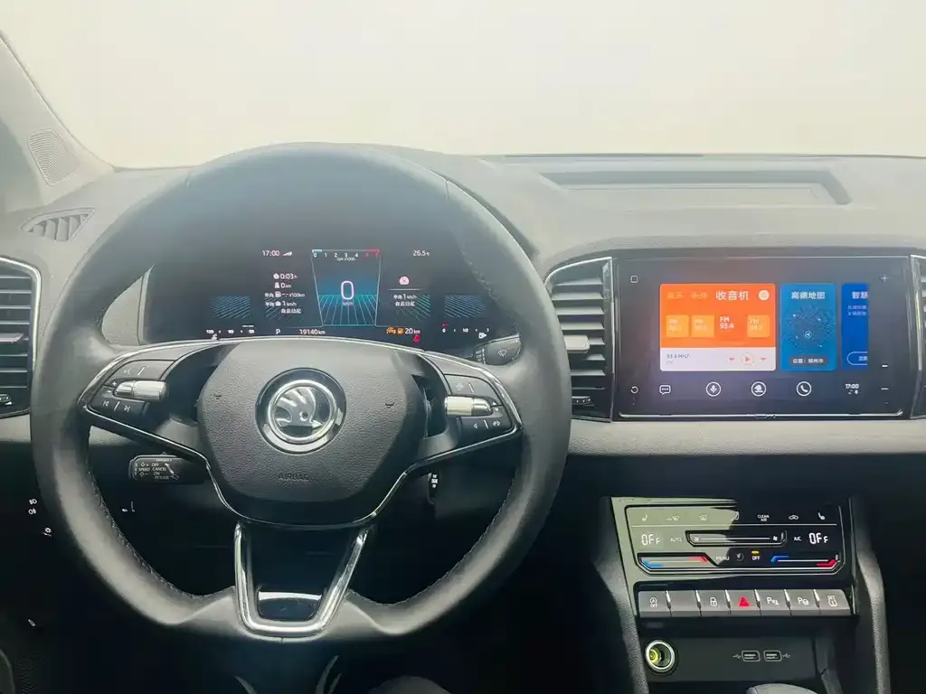 Skoda Karoq — фото 8