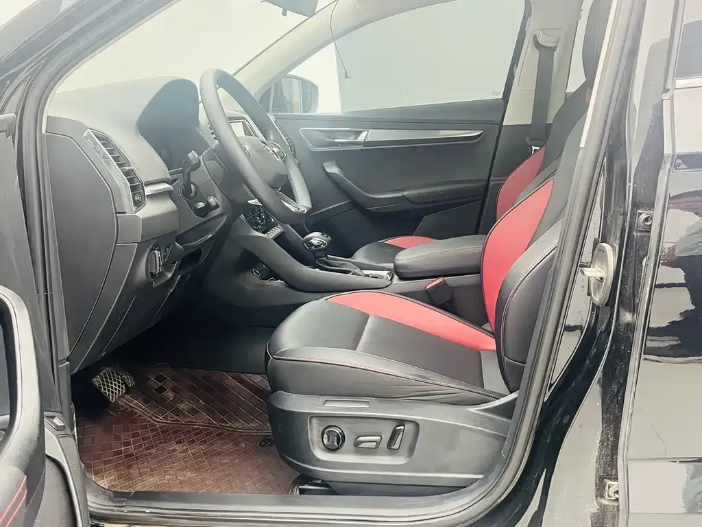 Skoda Karoq — фото 10