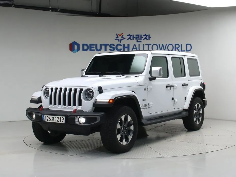 Jeep Wrangler — фото 1