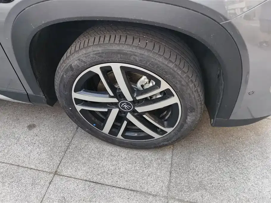 BYD L DM-i — фото 7