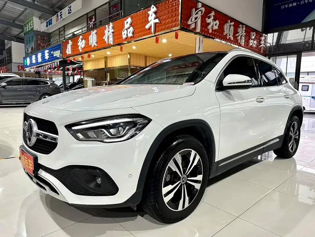 Mercedes-Benz GLA — фото 1