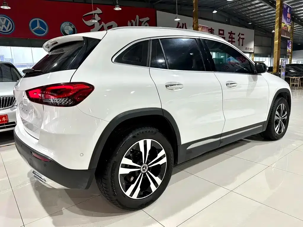 Mercedes-Benz GLA — фото 8