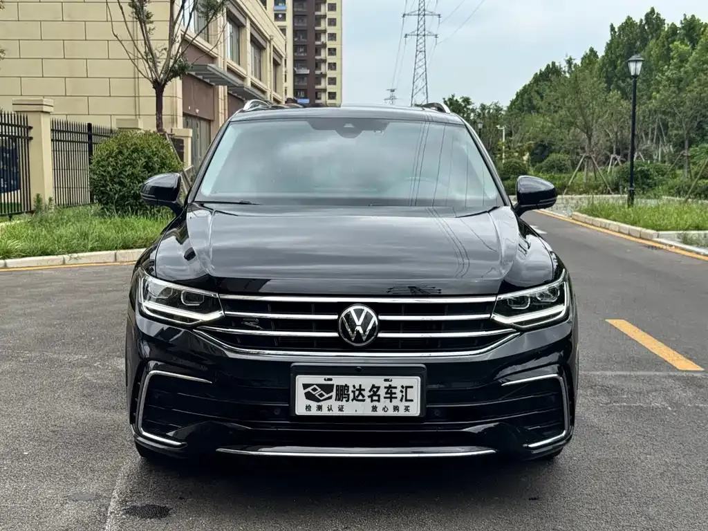 Volkswagen Tiguan L — фото 5