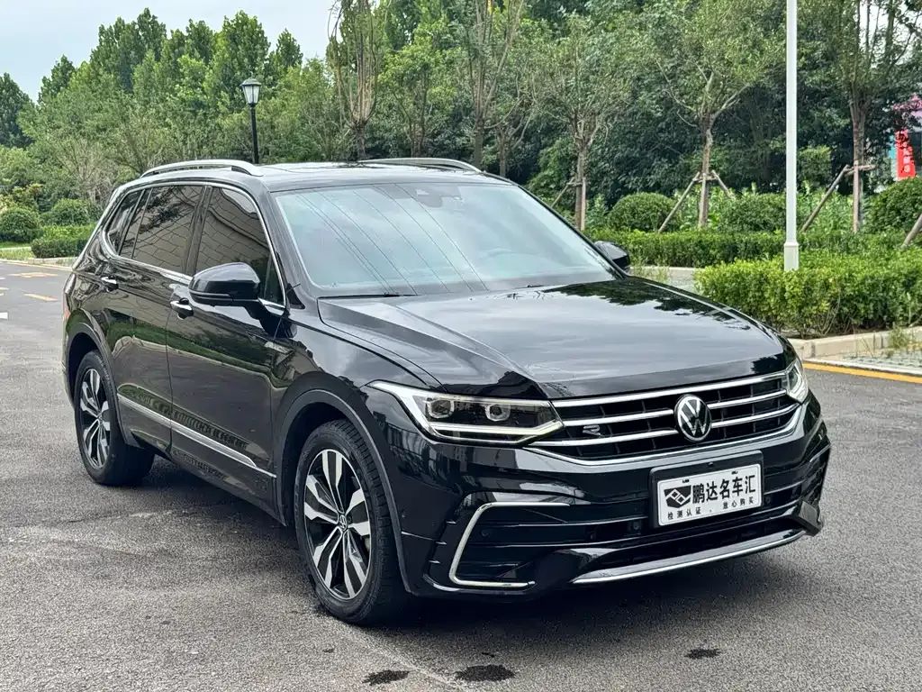 Volkswagen Tiguan L — фото 9