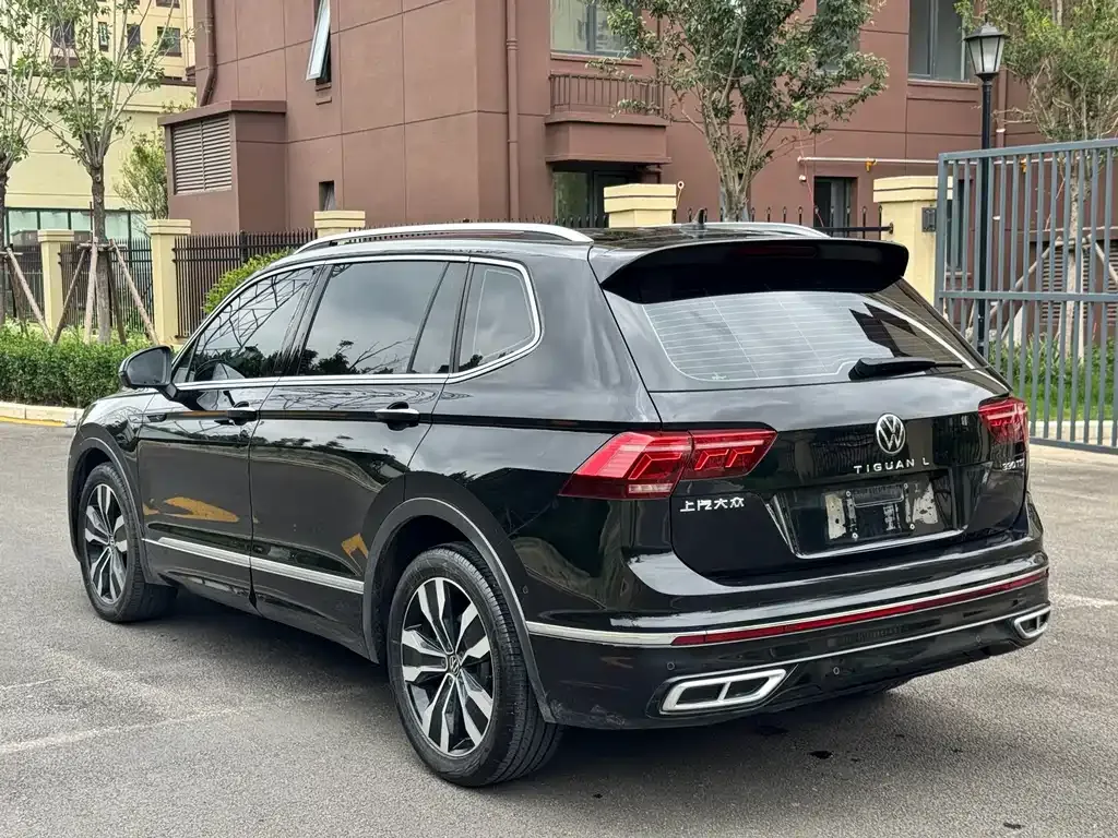 Volkswagen Tiguan L — фото 6