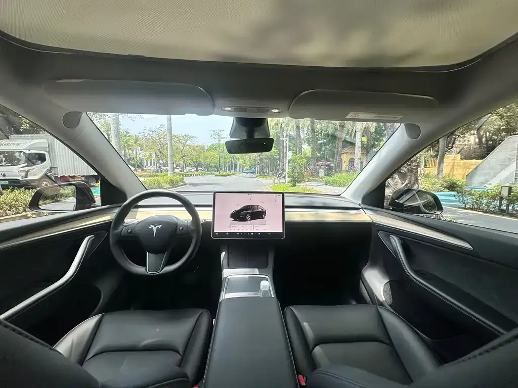 Tesla Model Y — фото 4