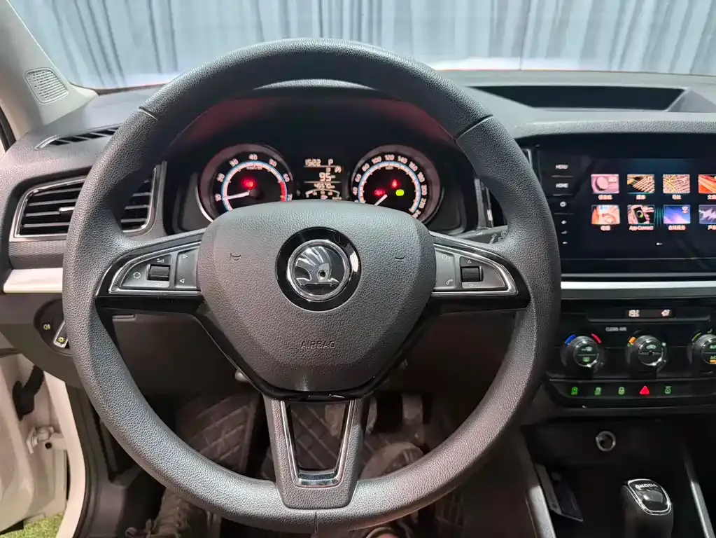 Skoda Kamiq — фото 10